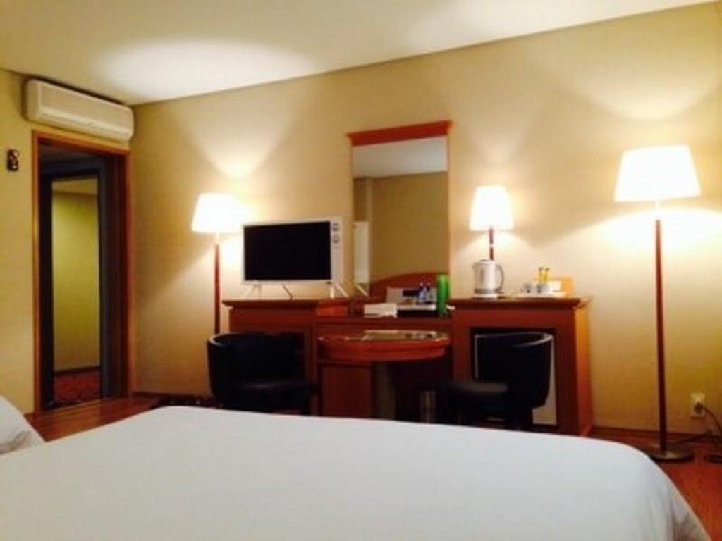 Daedong Hotel Чеджудо Экстерьер фото