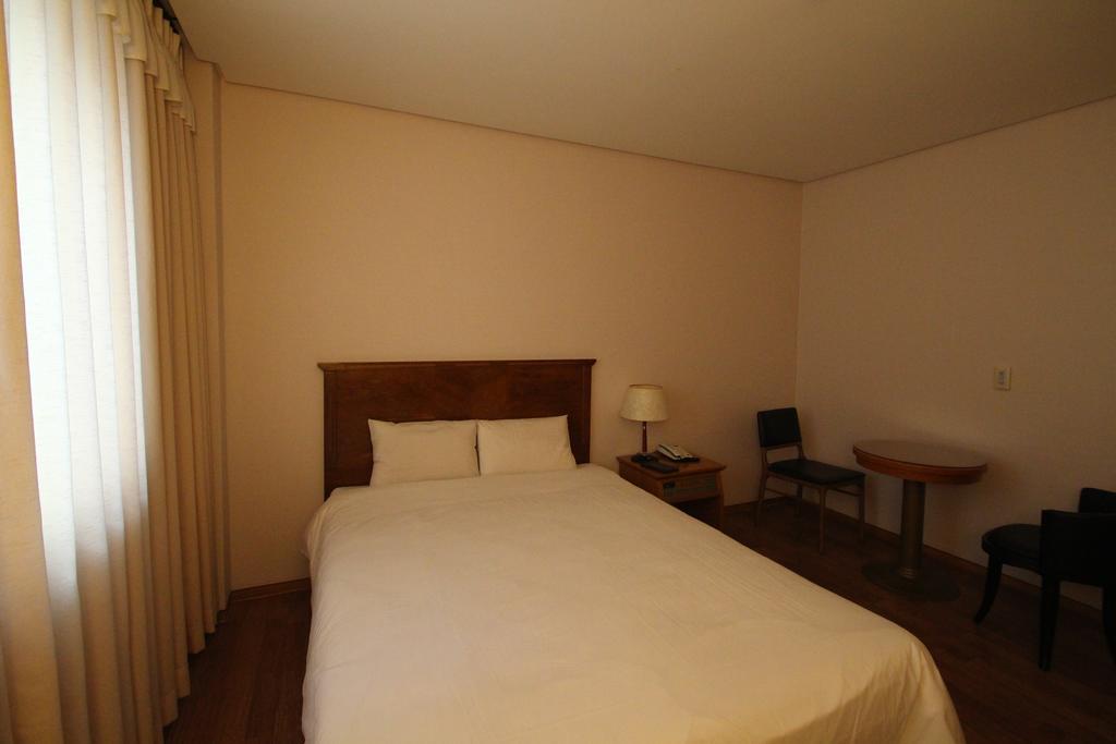 Daedong Hotel Чеджудо Экстерьер фото